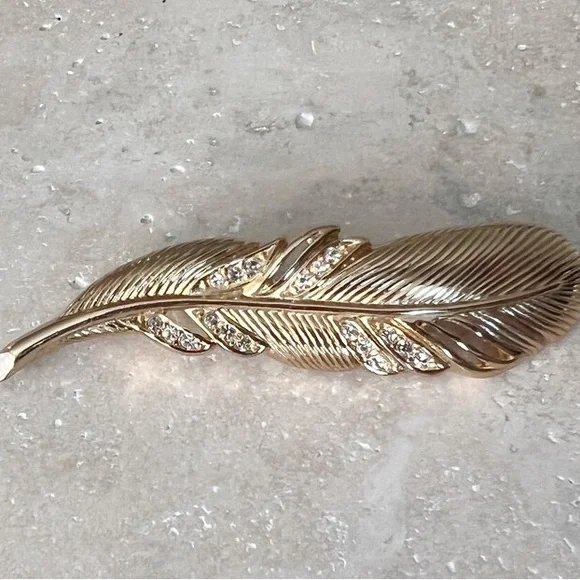 CHRISTIAN DIOR Brooch Pin Jewelry Gold Rhinestones Feather